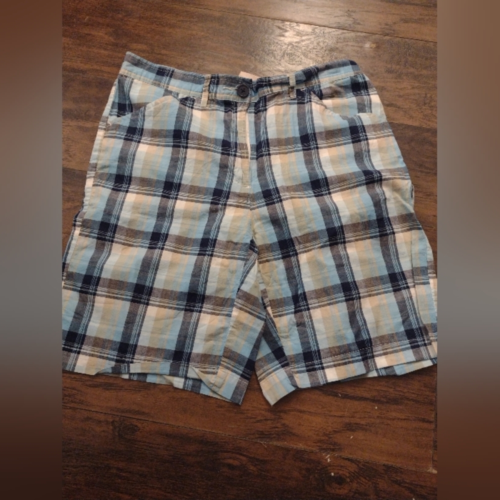 White Stag Blue and Striped With Other Colors Bermuda Shorts Size 8. - Picture 4 of 14